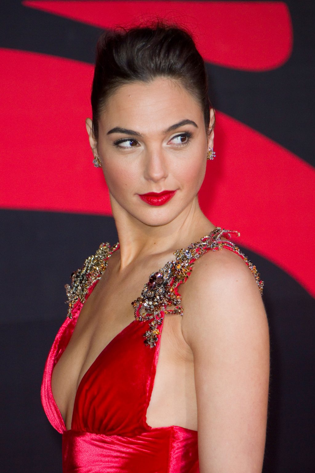 Gal Gadot Batman V Superman Dawn Of Justice Premiere Satiny Org