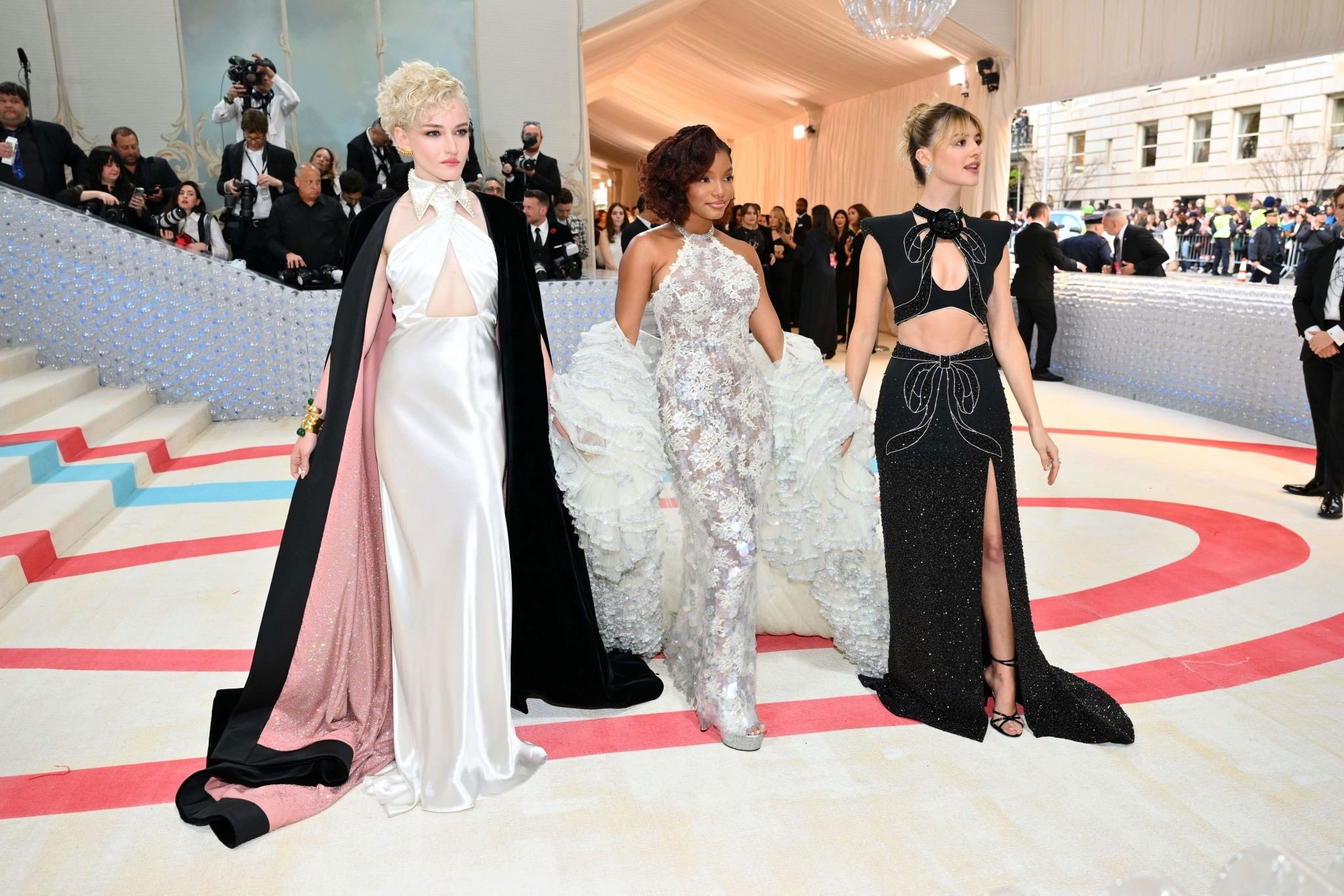 Julia Garner 2023 Met Gala 3 - Satiny.org